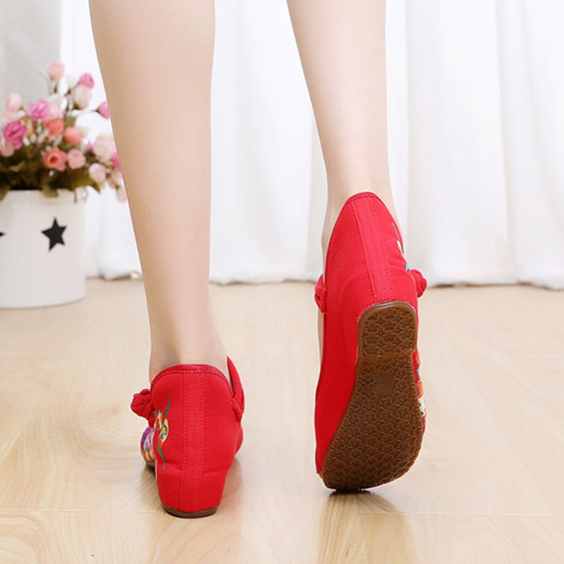 老北京女布鞋民族风绣花鞋坡跟红色婚鞋妈妈牛筋广场舞内增高单鞋,淘宝优惠券,粉丝福利购,淘宝优惠卷