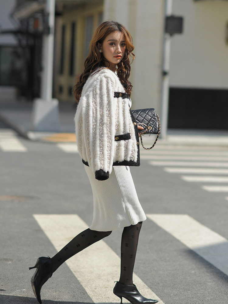 CAN冬季新款 白色中长款羊毛衫女蕾丝拼接针织连衣裙修身显瘦,淘宝优惠券,粉丝福利购,淘宝优惠卷