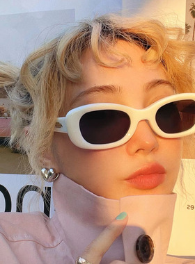 欧美白色小框墨镜ins2025新款高级感椭圆圆脸美式个性复古太阳镜