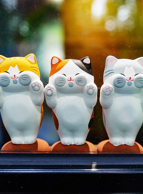 招福猫咪日本进口陶土卡通桌面