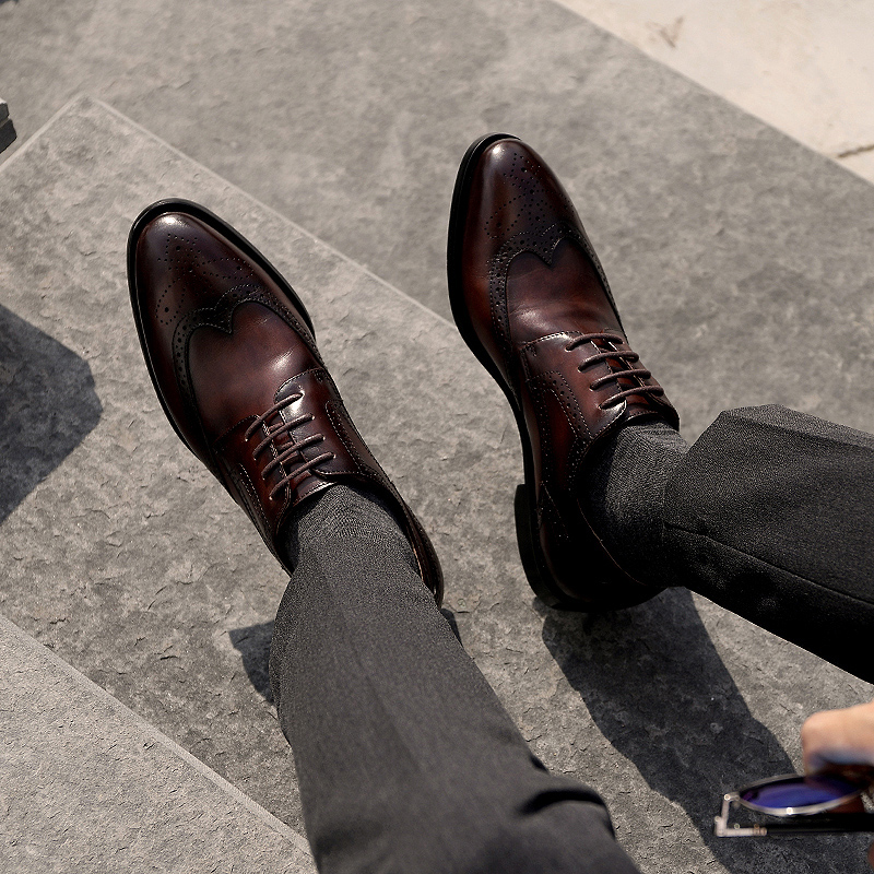 基情碎月旗舰店男士布洛克皮鞋棕色雕花高档皮质商务正装德比鞋休闲手工复古皮鞋2