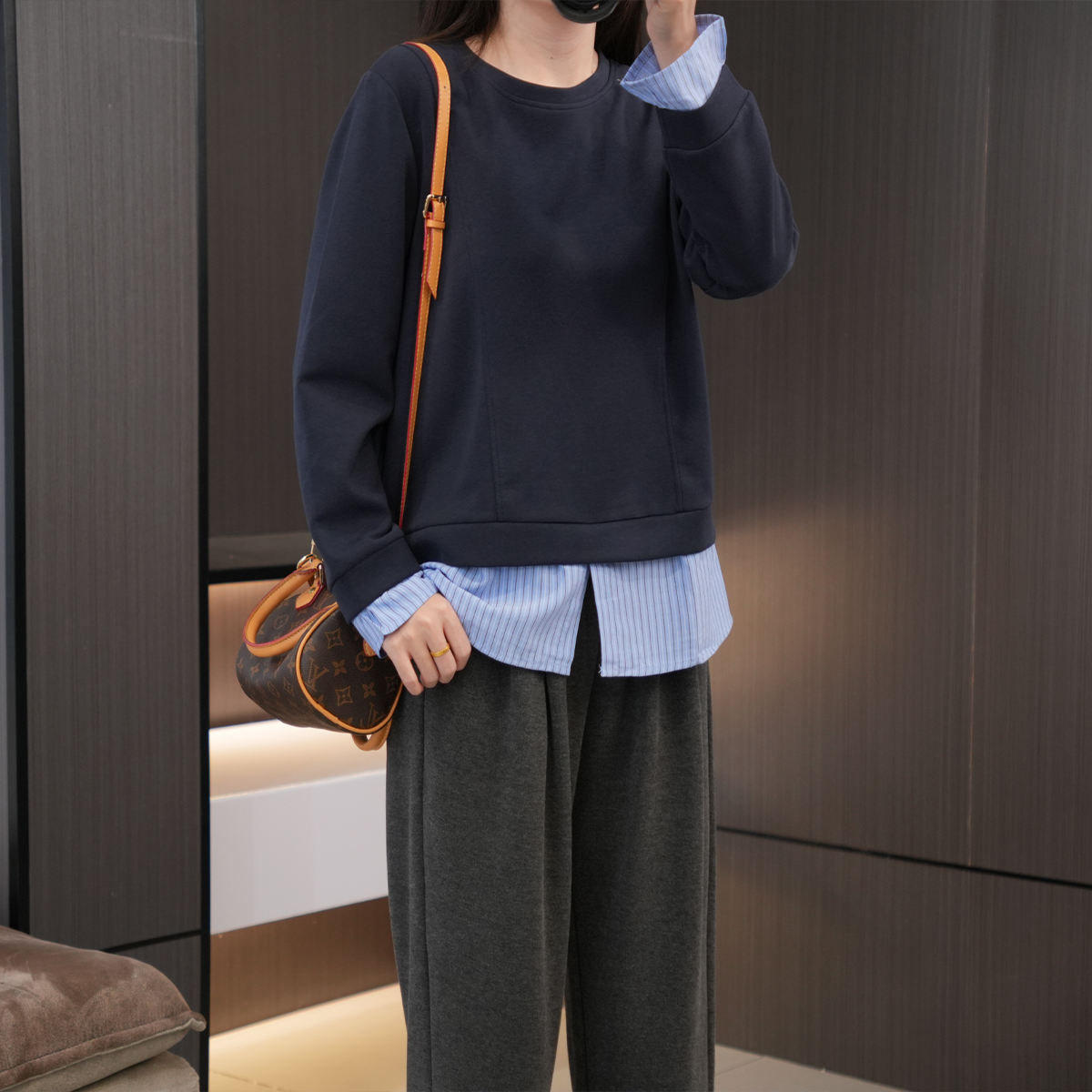 秋季大码女装设计感假两件卫衣 110-200斤胖妹妹圆领百搭显瘦上衣 - 图1