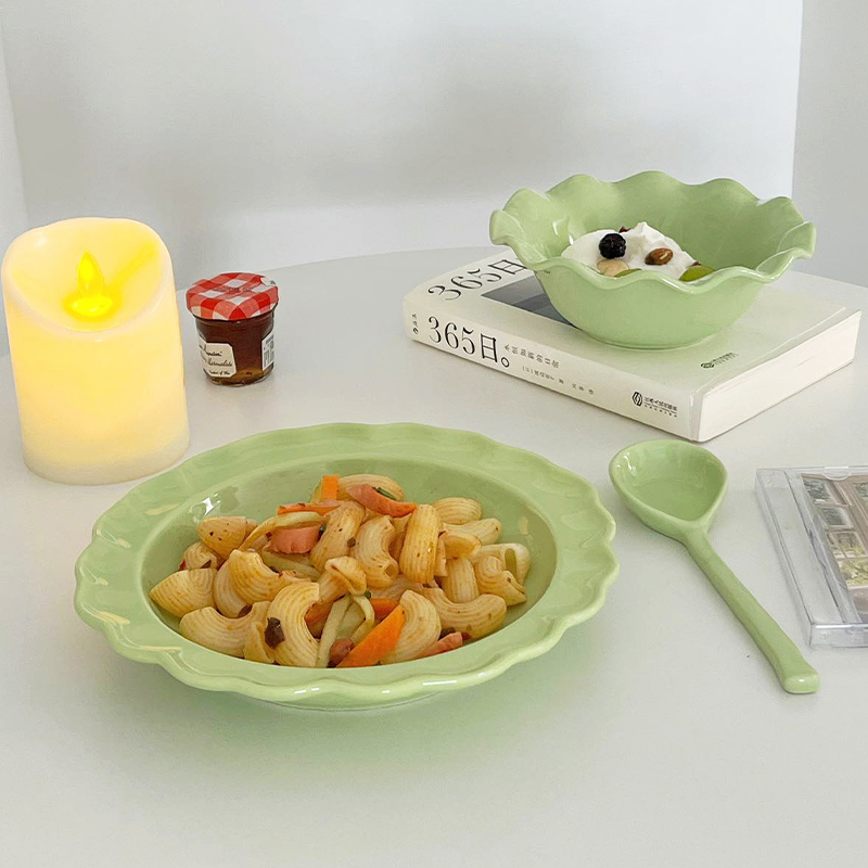 ins牛油果绿色盘子简约意面盘米饭碗家用高颜值陶瓷勺一人食餐具