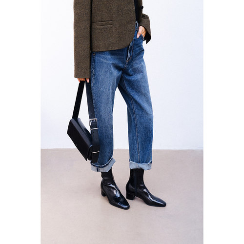 IORE理想矿石设计师原创 经典百搭极简贴腿显瘦皱牛油皮中跟短靴 - 图2