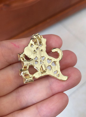 可爱白色猫咪款简约俏皮女式别针胸针
