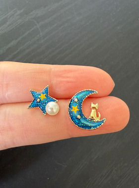 不对称蓝色星月款女式小尺寸耳钉