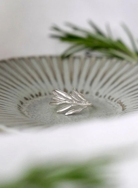 银色迷迭香戒指女小众设计轻奢高级感2024新款个性开口冷淡风百搭