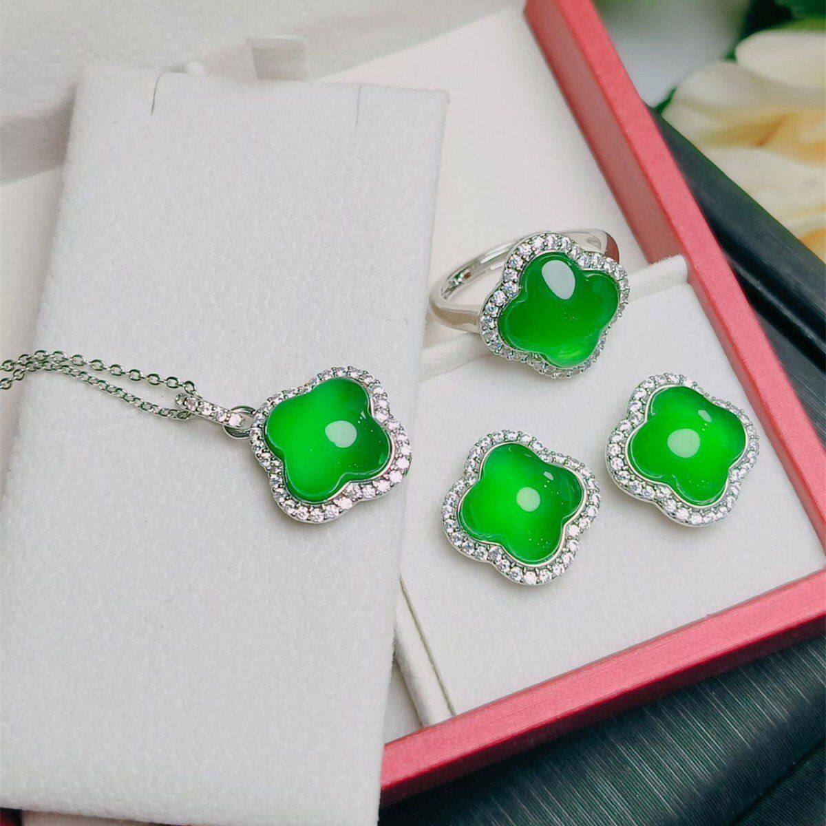 <Natural Jade>Chrysoprase Agate Stud Earrings
