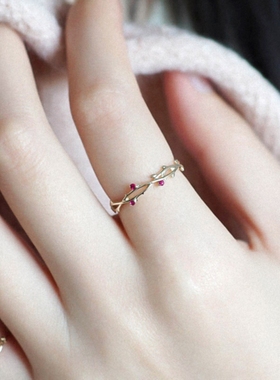 蔷薇枝花藤戒指红宝石