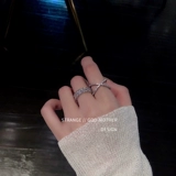 Небольшое дизайнерское обручальное кольцо, 2021 года, инкрустировано бриллиантами