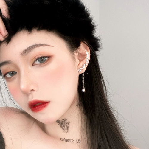 Клипсы, серьги, коллекция 2023, без проколов ушей, популярно в интернете