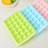 Коробка с лопатой холодильником замороженные кубики льда самостоятельно приготовленные кубики льда -приготовленная ящик для льда для домашней сетки.