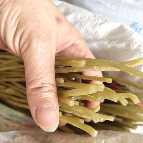 正宗重庆酸辣粉条专用红薯粉条纯手工制作散装干粗粉条每包30斤装 - 图1