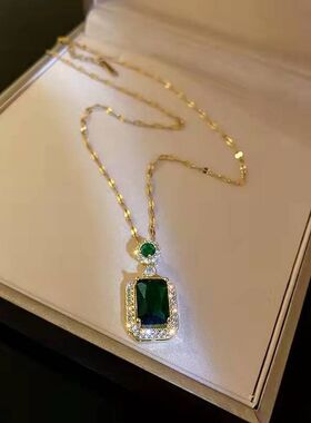 祖母绿水晶项链女轻奢绿色吊坠