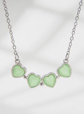 四叶草吊坠磁吸爱心可展开项链