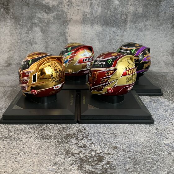 Spot 1 5 Spark Hamilton Mercedes-Benz Golden Helmet Series Abu Dhabi Station Helmet Model Car Model Peripheral