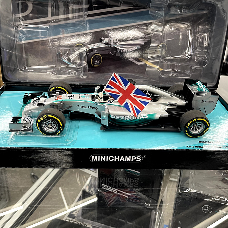 [礼盒版]预1:18迷你切汉密尔顿2014阿布扎比站奔驰AMG W05 F1车模 - 图0