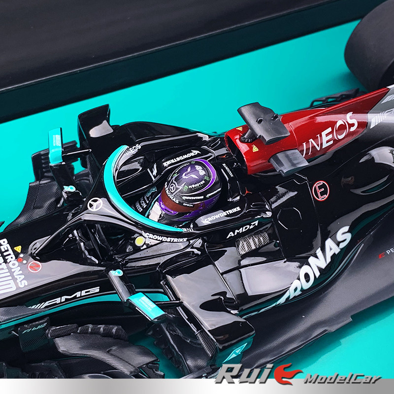 [礼盒版]预1:18迷你切奔驰AMG F1 W12 2021西班牙站汉密尔顿车模_虎窝淘