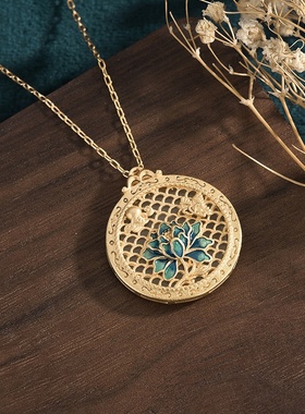 中国风鎏金烧蓝景泰蓝珐琅彩绘莲花和田玉圆牌玉佩挂件复古项链女