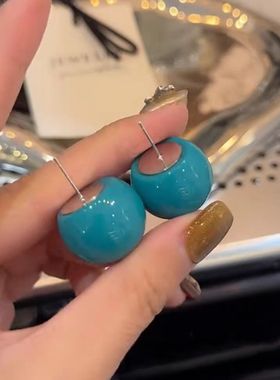 蓝绿色复古港风极简显白高腰耳钉