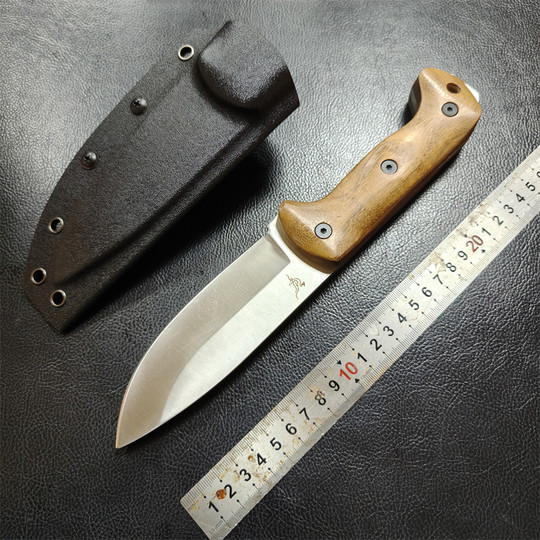 Bi Fangzhiyu makes Kaba BK2 universal fixed knife