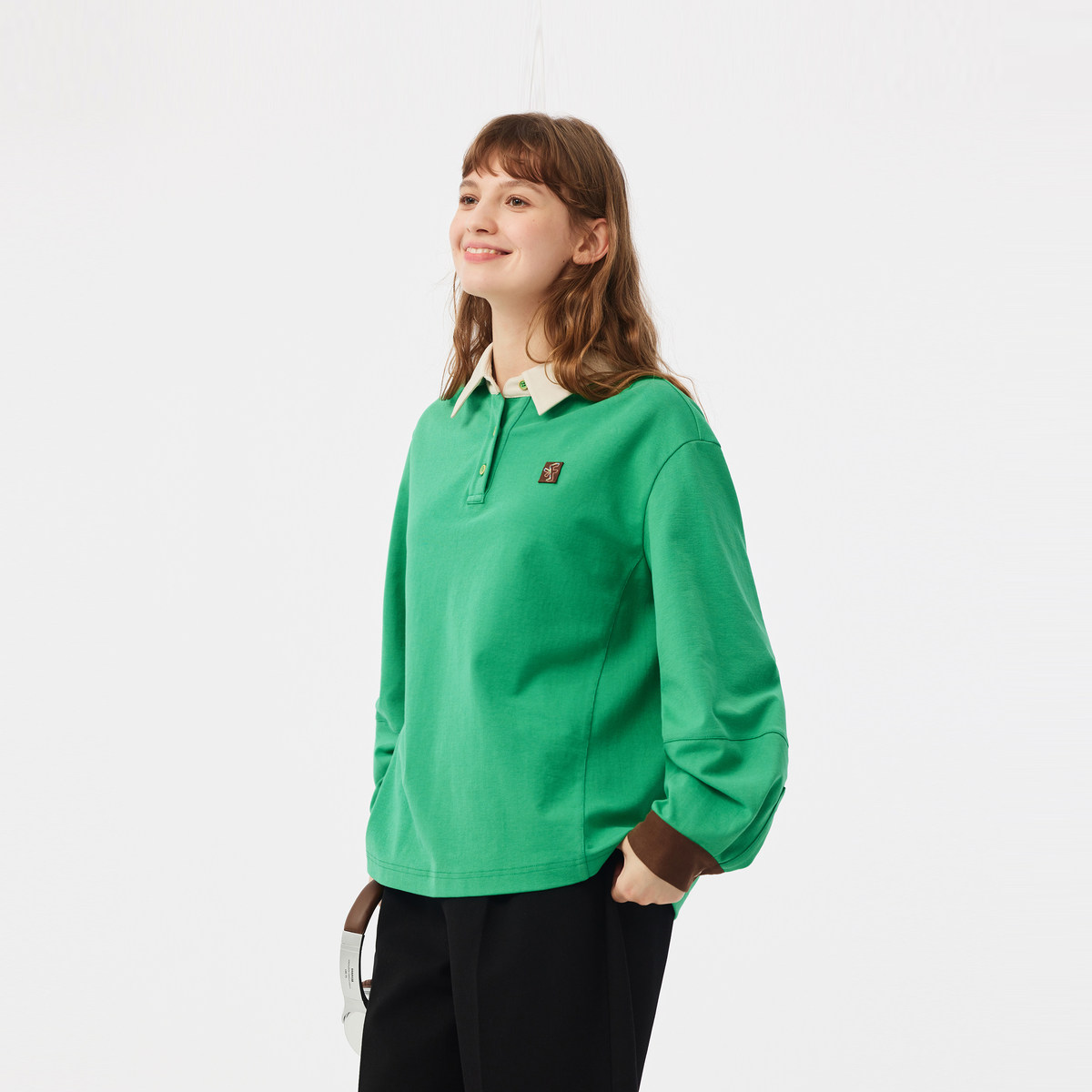 飞鸟和新酒商场同款女装新款短款小个子美式运动卫衣FR41010016