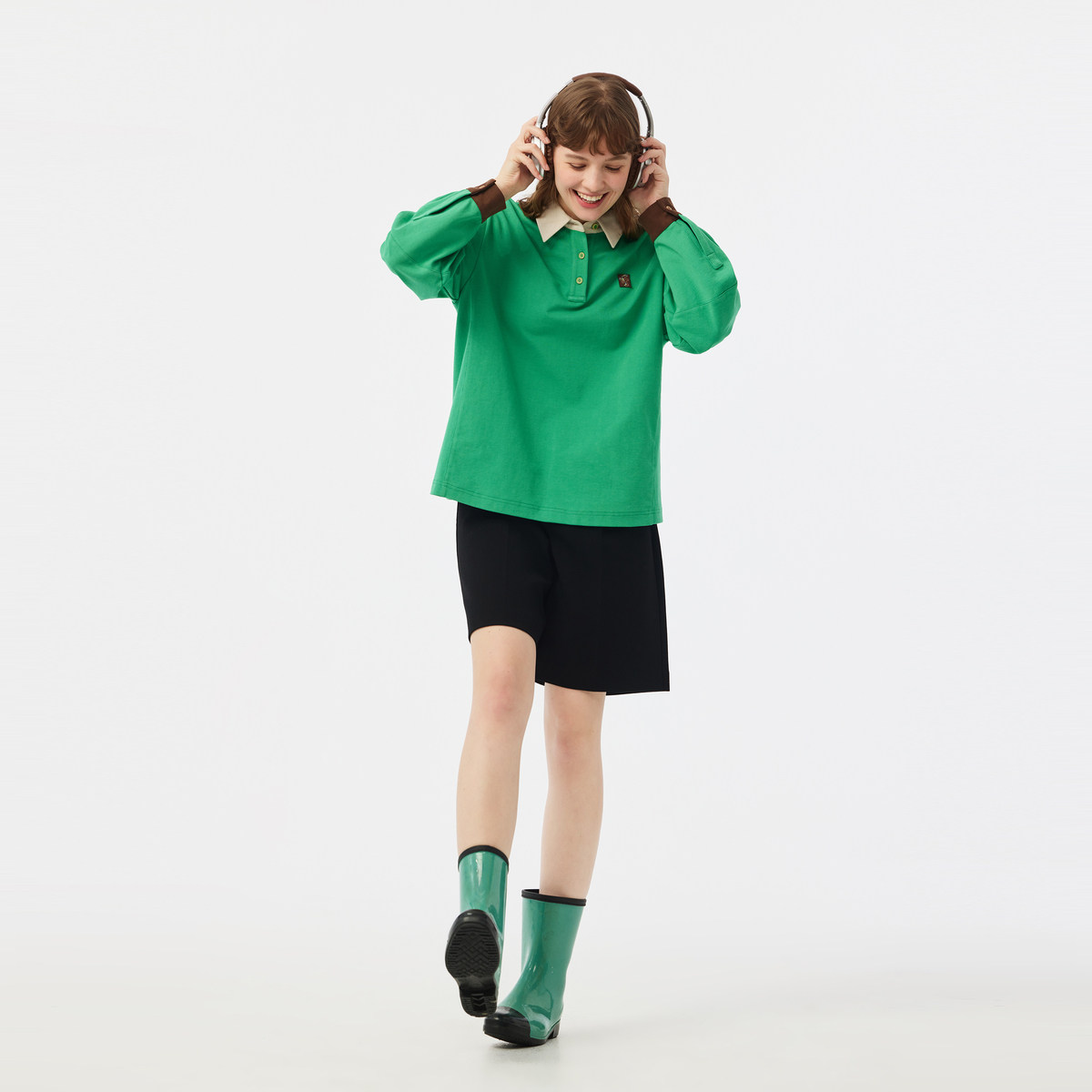 飞鸟和新酒商场同款女装新款短款小个子美式运动卫衣FR41010016