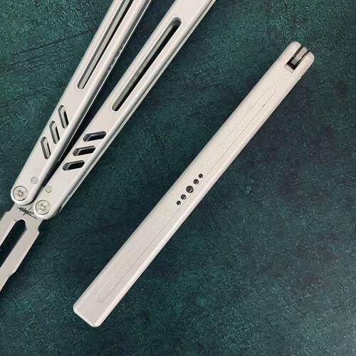 班输8801V3音叉折叠刀REP蝴蝶花式AB新手练习入门玩具刀未开刃 - 图3