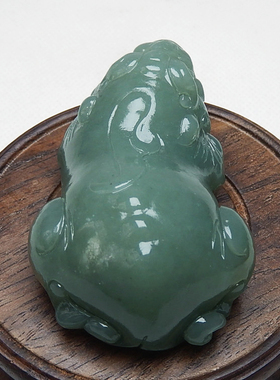 貔貅玉把件和田玉青玉立体手把件