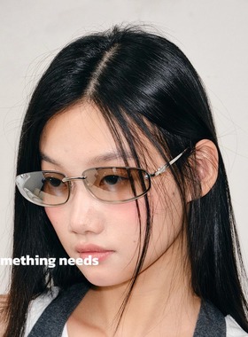 髦精个性辣妹墨镜女街拍凹造型