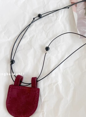 极简mini麂皮绒挂脖月牙包女