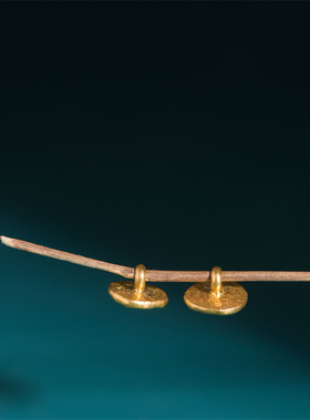 足金手工錾刻古法黄金雨渐耳扣子