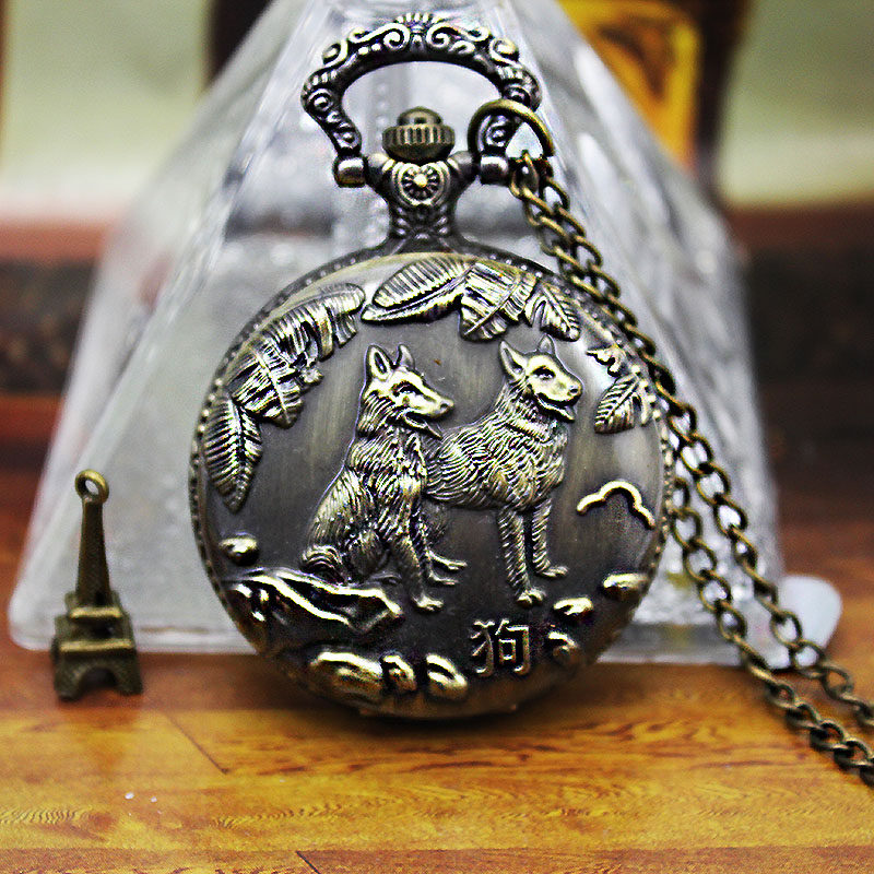 生肖狗翻盖复古大字男女士石英怀表 木川怀表