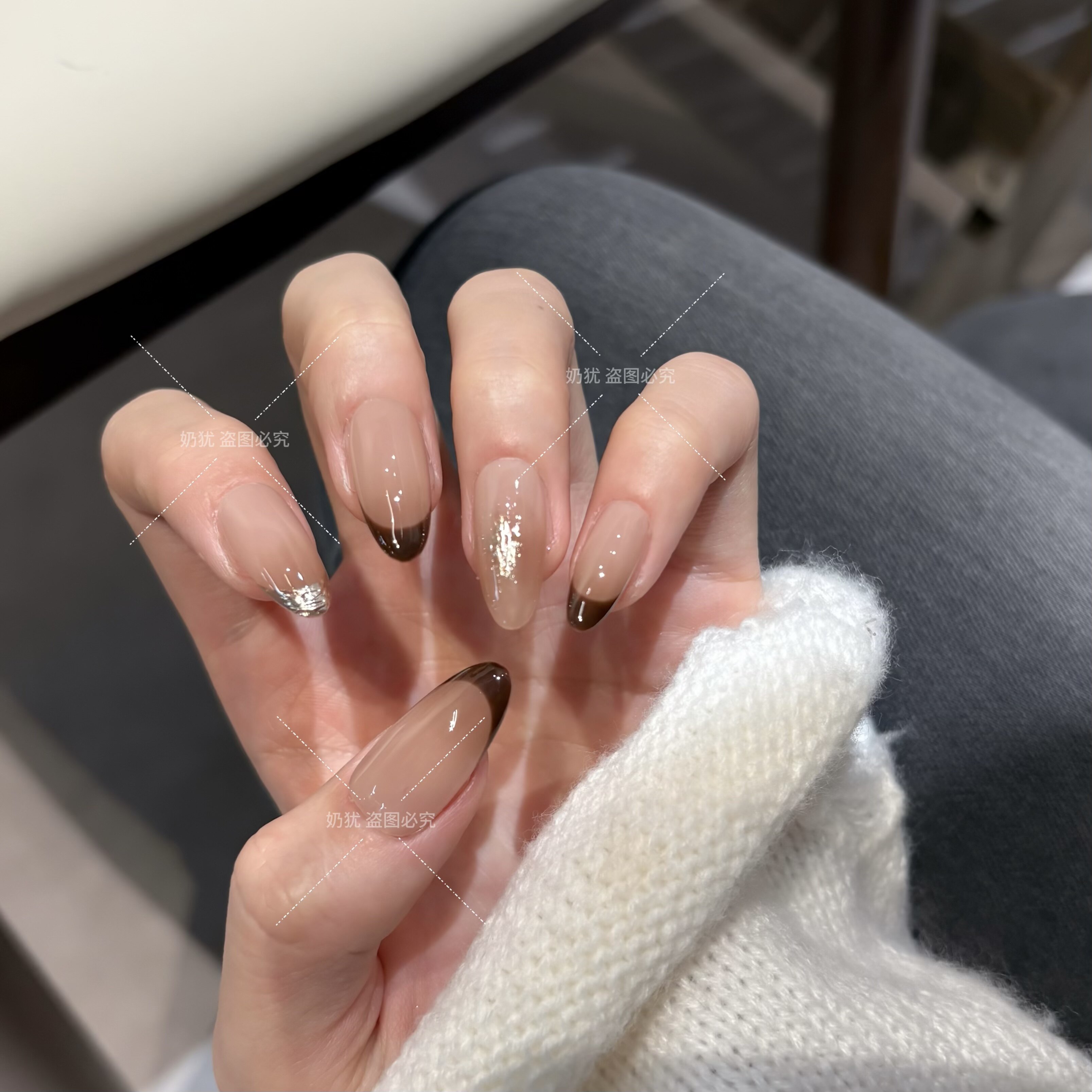 【A暮色鎏金】秋冬鎏金巧克棕色法式渐变纯手工穿戴甲高品质美甲 - 图0