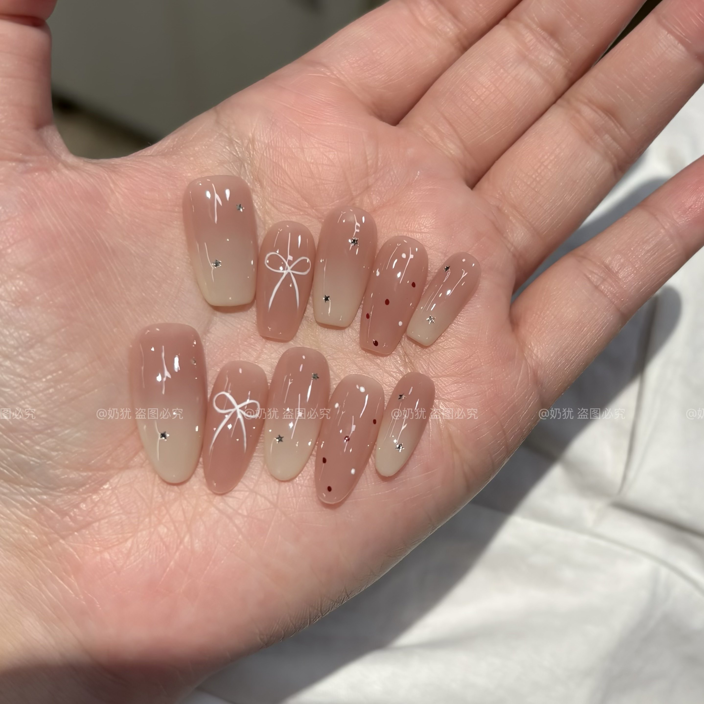 【星糖芭蕾】高品质温柔波点手绘蝴蝶结纯手工穿戴甲美甲成品贴片,淘宝优惠券,粉丝福利购,淘宝优惠卷