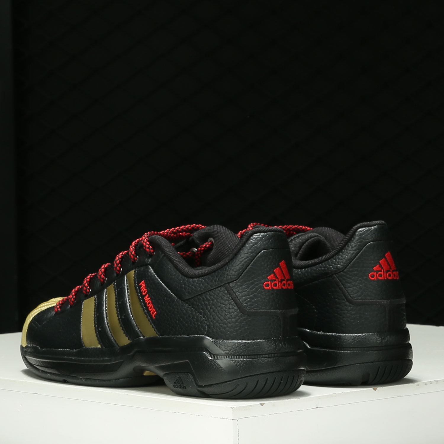 adidas/阿迪达斯正品男子漆皮低帮缓震实战篮球运动鞋 fx7101