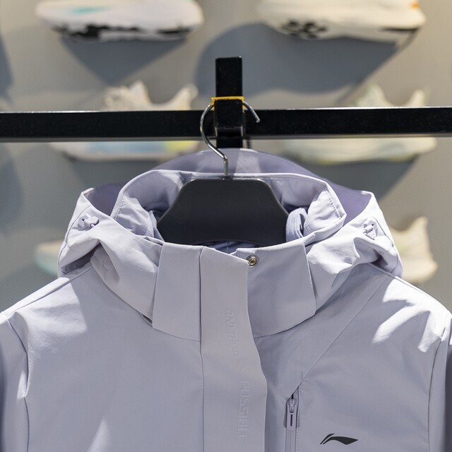 Li Ning three-in-one sports windbreaker to keep warm