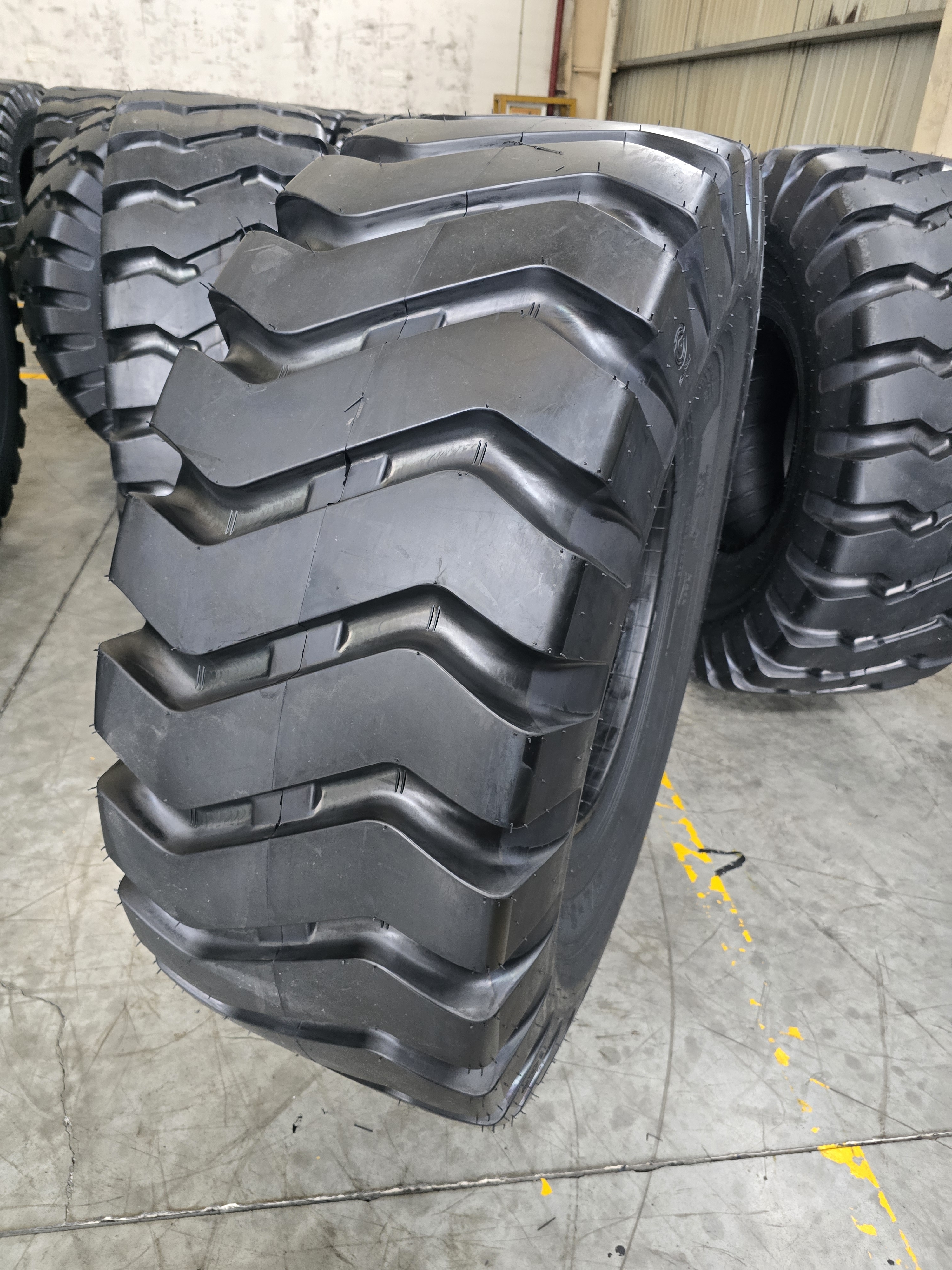 前进朝阳风神装载机铲车轮胎20.5 16/70 17.5 23.5-16 20 24 25 - 图1