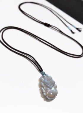 D1294# 天然灰月光石拉长石九尾狐吊坠23.8*14.8*7.2mm 重3.95克