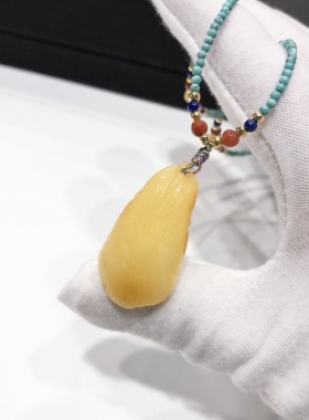 D653# 天然蜜蜡满蜜鸡油黄凤尾吉祥如意吊坠项链 33.5*17.3*7.8mm