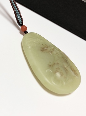 D1201# 天然和田玉黄口老料俏糖狗牌吊坠52*33.5*9.5mm 重24.36克
