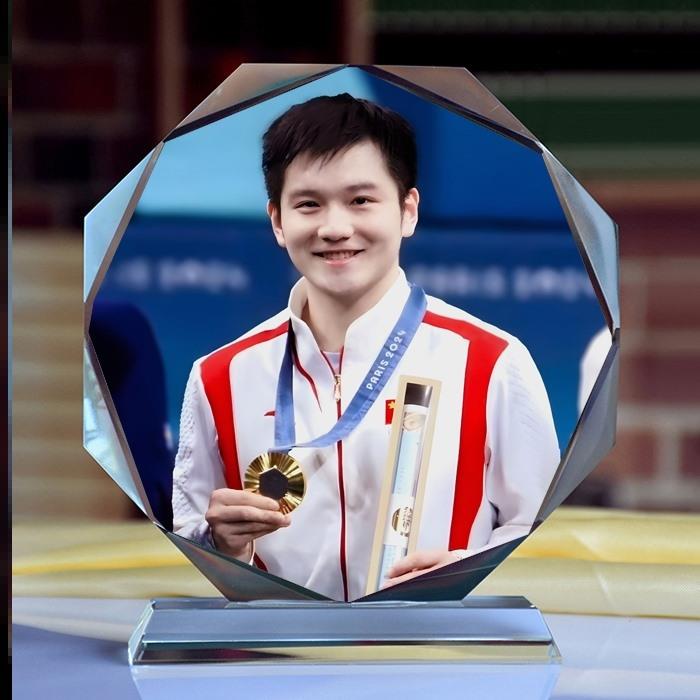 明星孙颖莎周边王楚钦樊振东林诗栋摆件马龙许昕陈梦纪念品乒乓球 - 图1