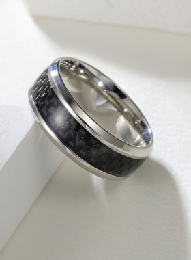 热销欧美货源简约嘻哈款蓝色碳纤维平面倒边8mm黑色男式钛钢戒指