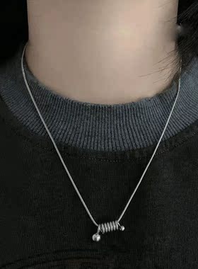 钛钢不掉色打结弹簧吊坠项链女
