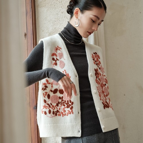 秋冬新100纯山羊绒衫女V领马甲重工手工绣花宽松百搭针织无袖开衫 - 图1