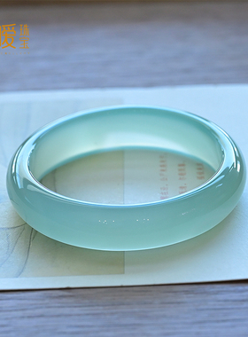 浅绿色玛瑙手镯冰透宽版女生礼物