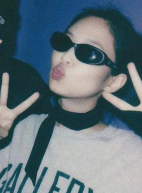 Jennie金智妮同款韩系黑色丝巾