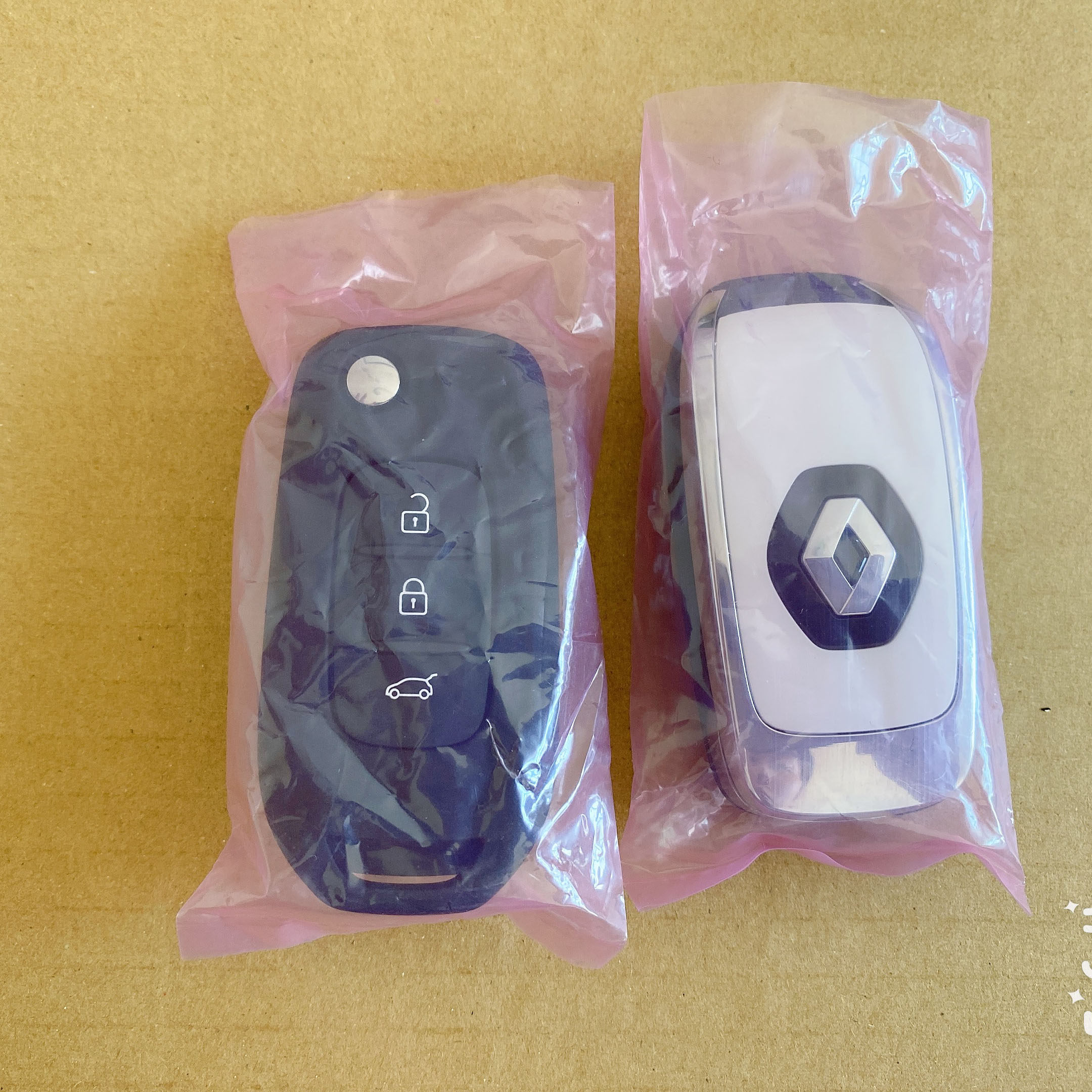 适用雷诺科雷嘉遥控钥匙 科雷傲 科雷嘉遥控钥匙 折叠外壳4a芯片