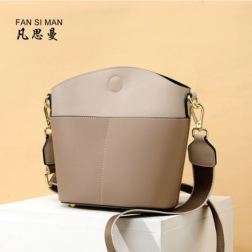 Черная сумка через плечо для отдыха, вместительная и большая универсальная сумка на одно плечо, изысканный стиль, из натуральной кожи