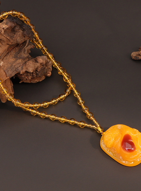 2025新款爆款鸡油黄仿老蜜蜡貔貅